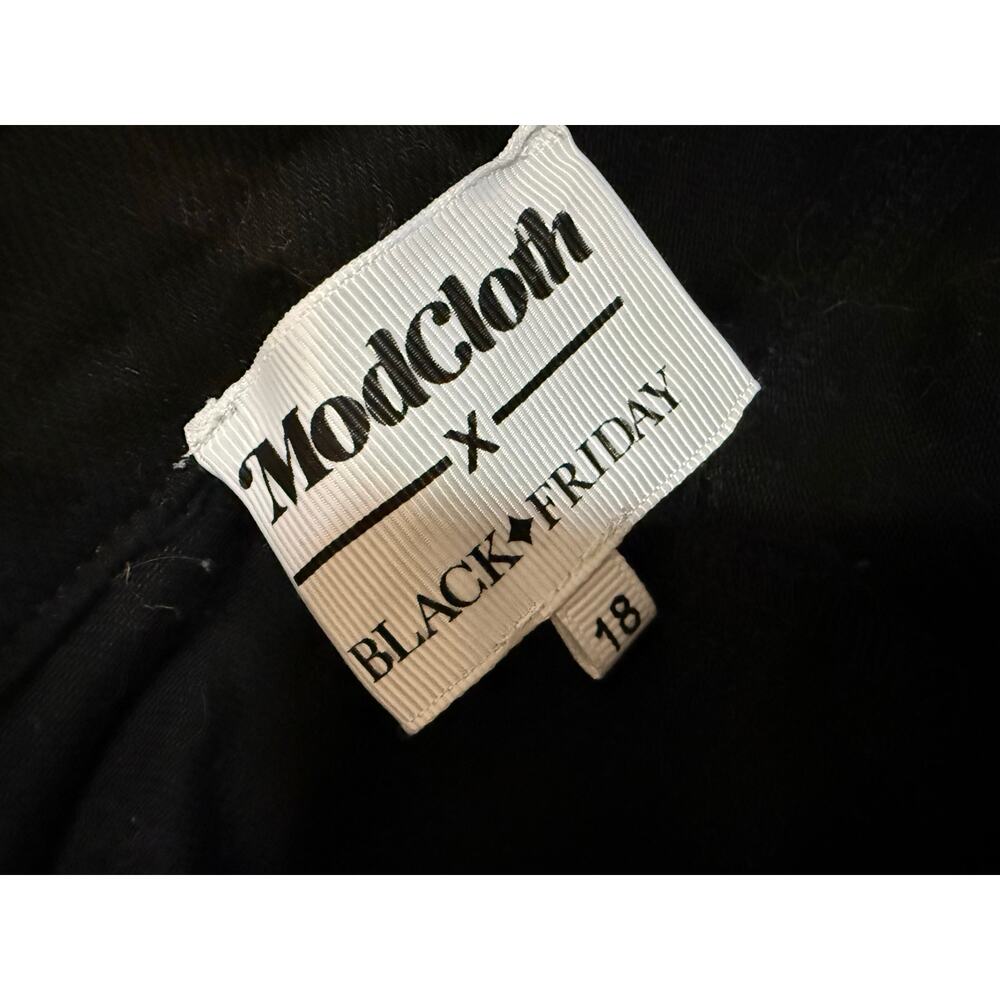ModCloth x Black Friday Plus 18 White Skeleton Cargo Carpenter Jeans EUC Goth - Picture 6 of 9